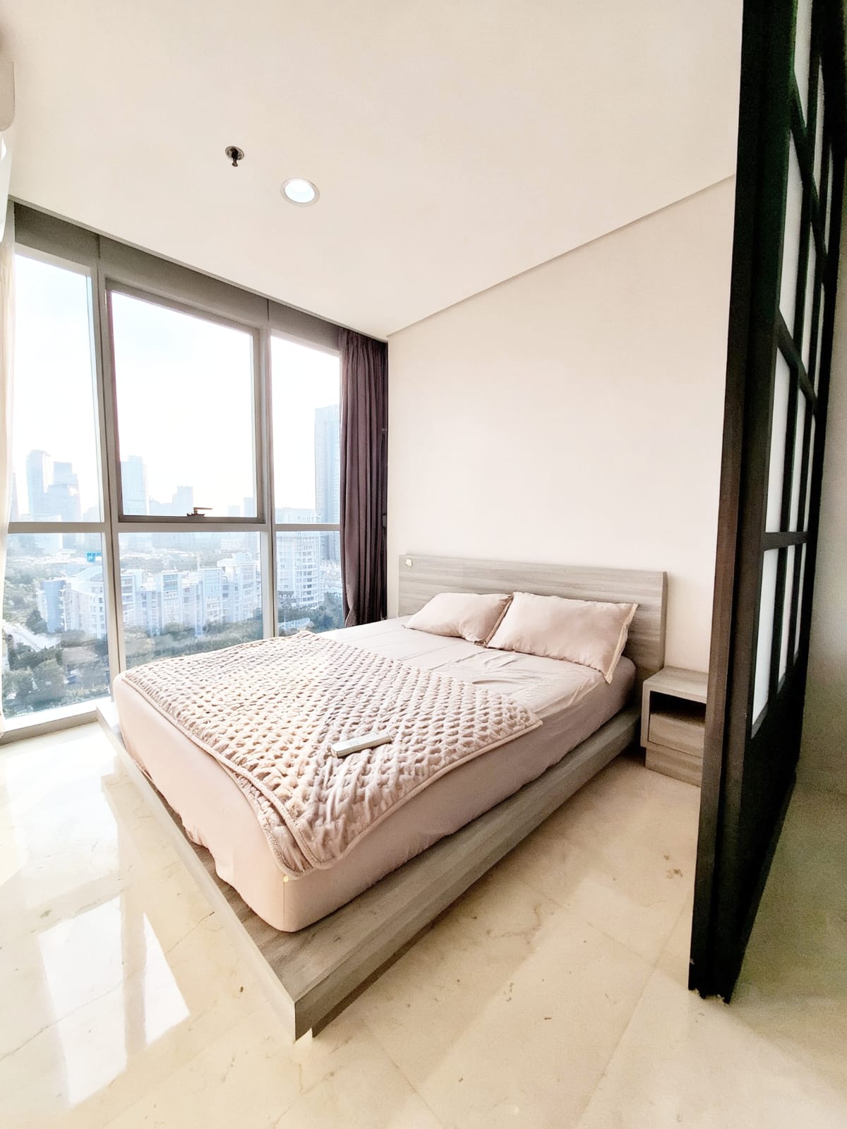 Ciputra World 2 Jakarta 3 Bedroom+ Study Room Full Furnished